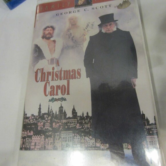 STUART LITTLE 2,  PAULIE & Christmas Carol - 3 VHS movies - Picture 3 of 6